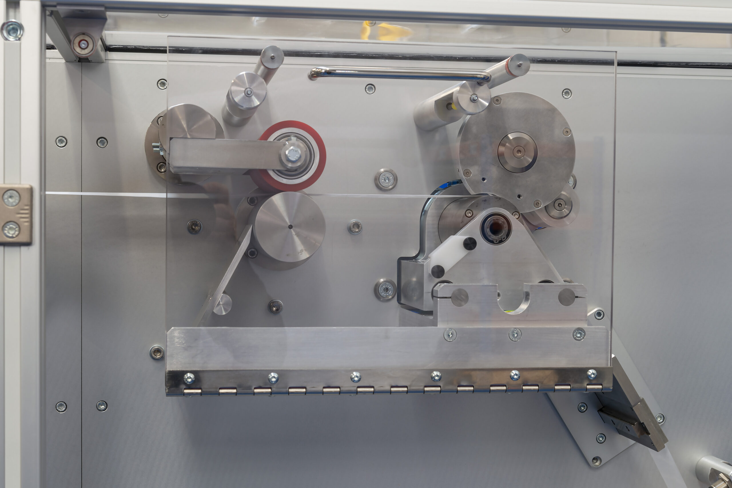 Slitting machine guarding on blade