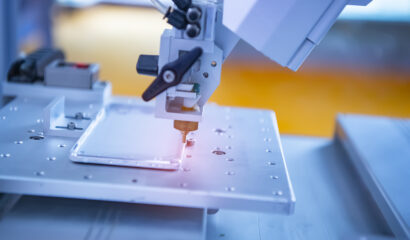 Featured image for Glue dots vs continuous seam application: choosing the right adhesive method